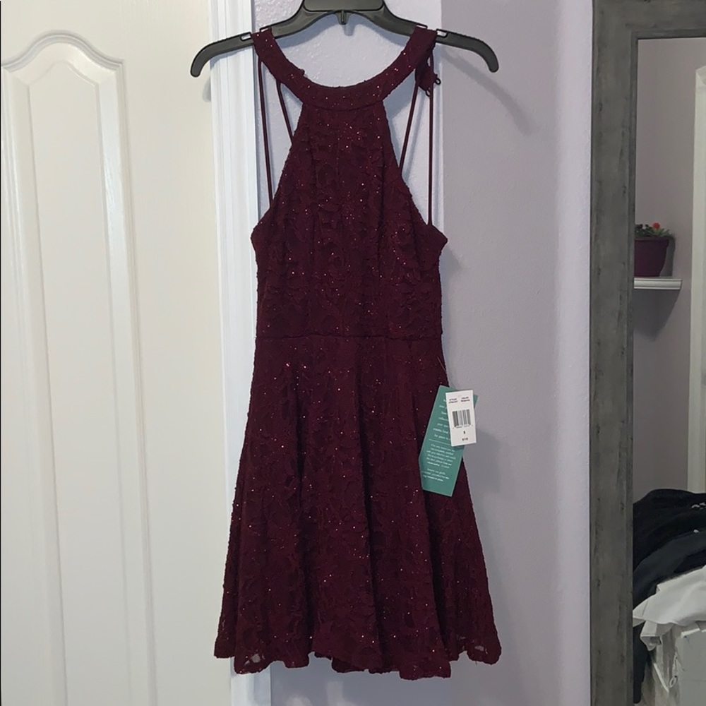 Formal dress - Picture 1 of 8